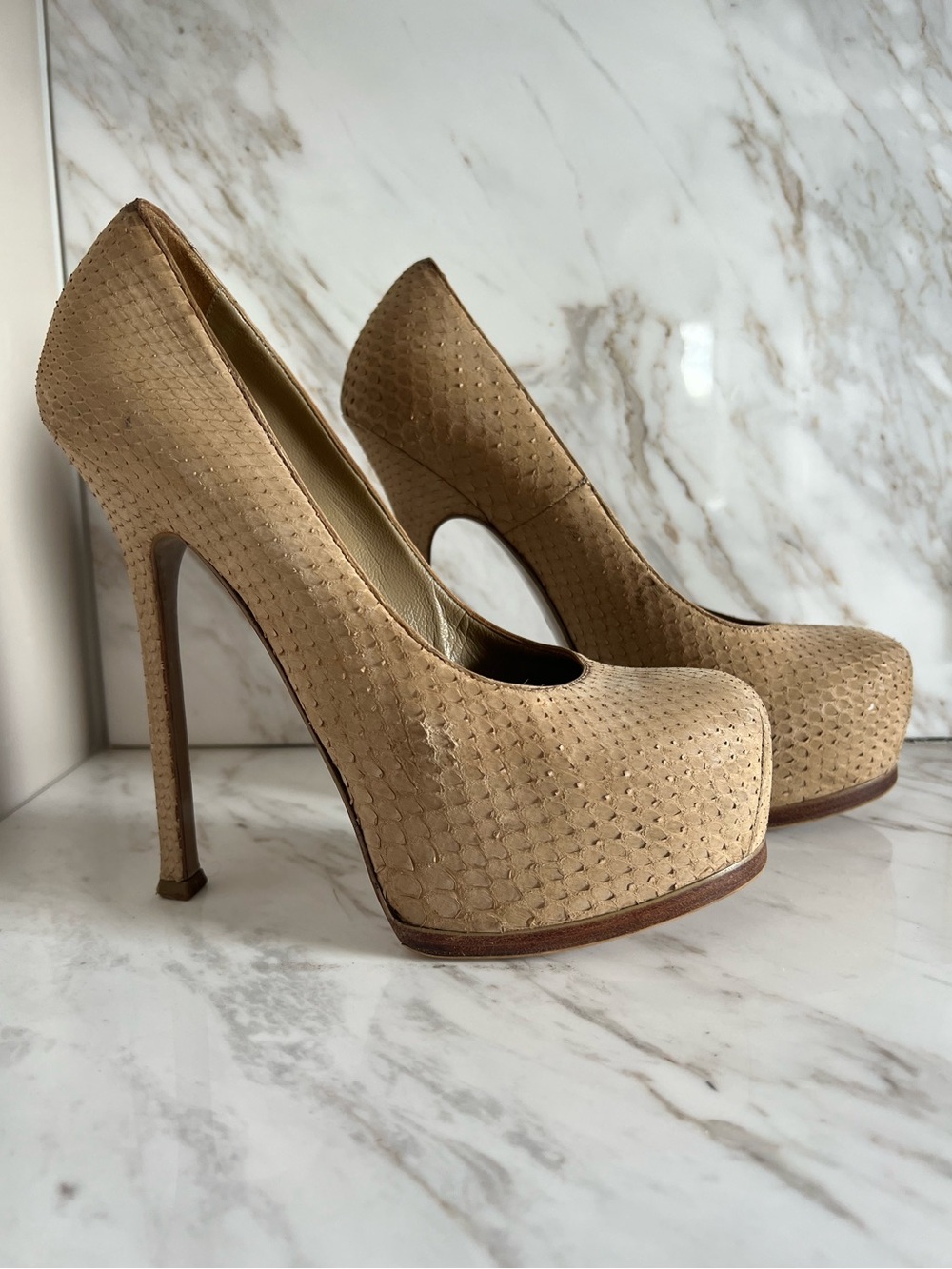 YVES SAINT LAURENT TRIBTOO Nude Python PLATFORM PUMPS SZ 8.5 EU38.5